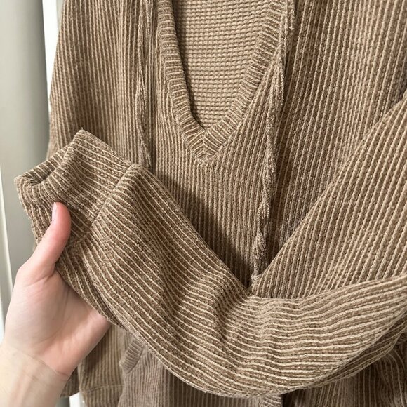 Urban Romantics Tan Ribbed Drawstring Pullover V-Neck Hoodie Size L - Picture 4 of 6